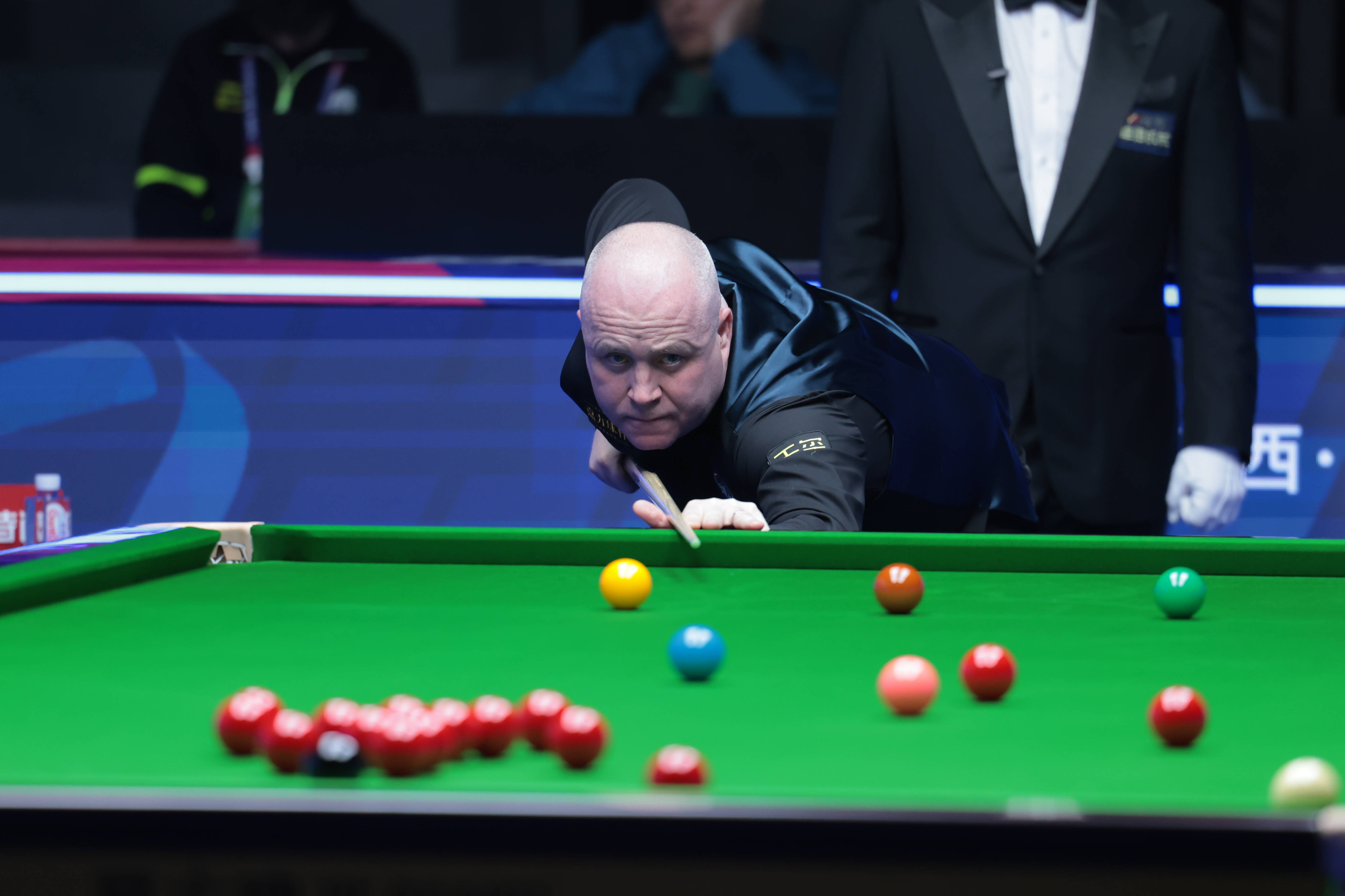 仅展现了他 仅展现了他